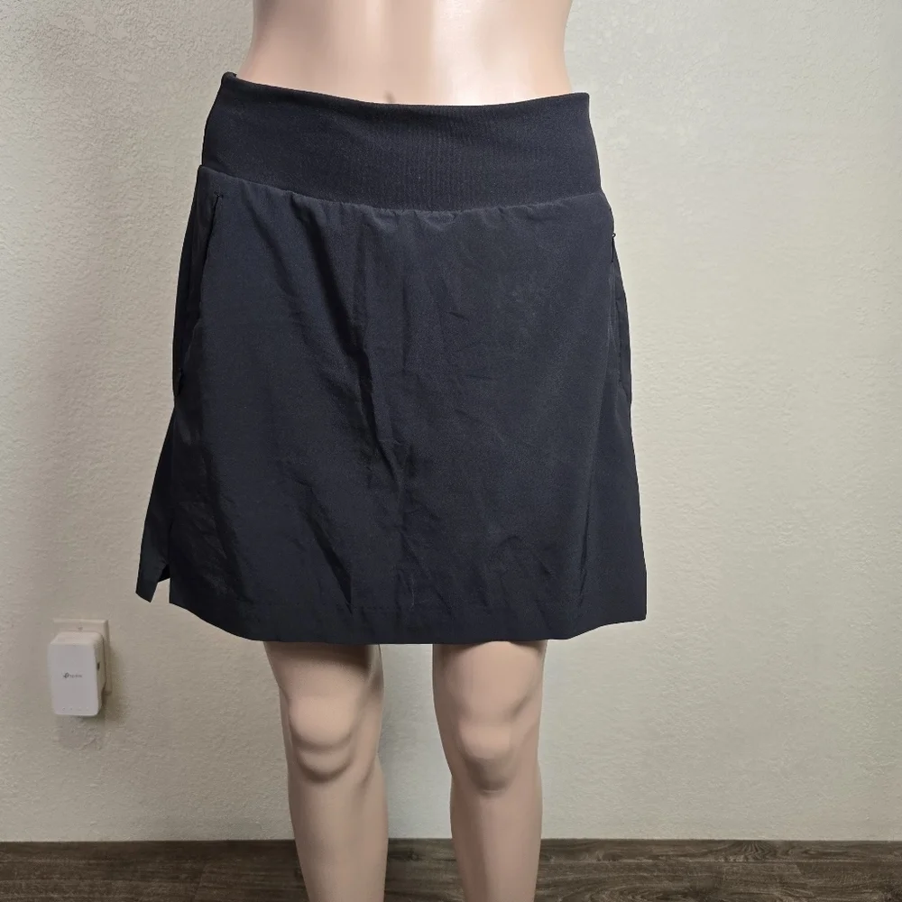 Athleta Womens Black Soho Skort Size 8 Secure Pockets Zip Skirt Casual